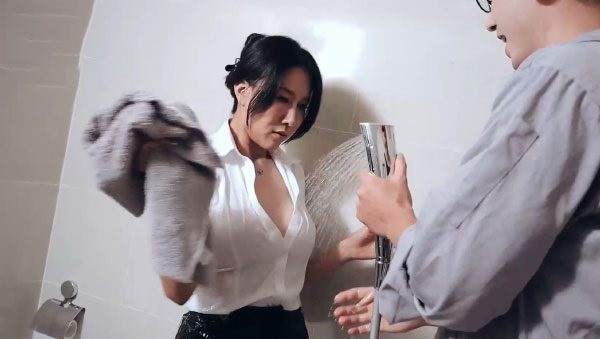 Anh thợ sửa ống nước địt khách hàng ngay tại nhà – Phim Sex Vietsub